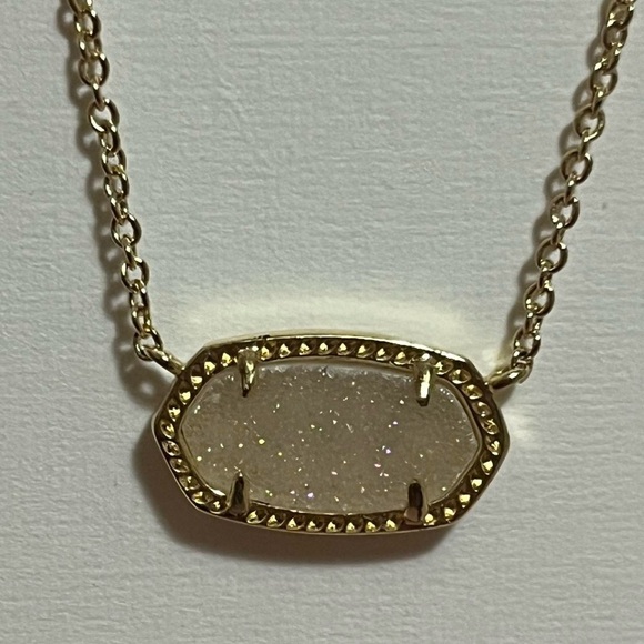 Kendra Scott Elisa Gold Oval Necklace - Picture 3 of 4